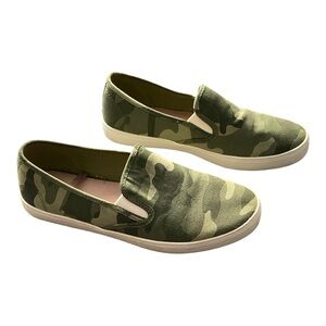 LIKE NEW Green Camo Slip-on Sneakers - US 9